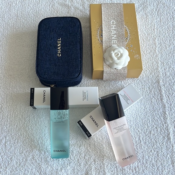 Chanel Start Fresh Holiday Skincare Set - Picture 3 of 17